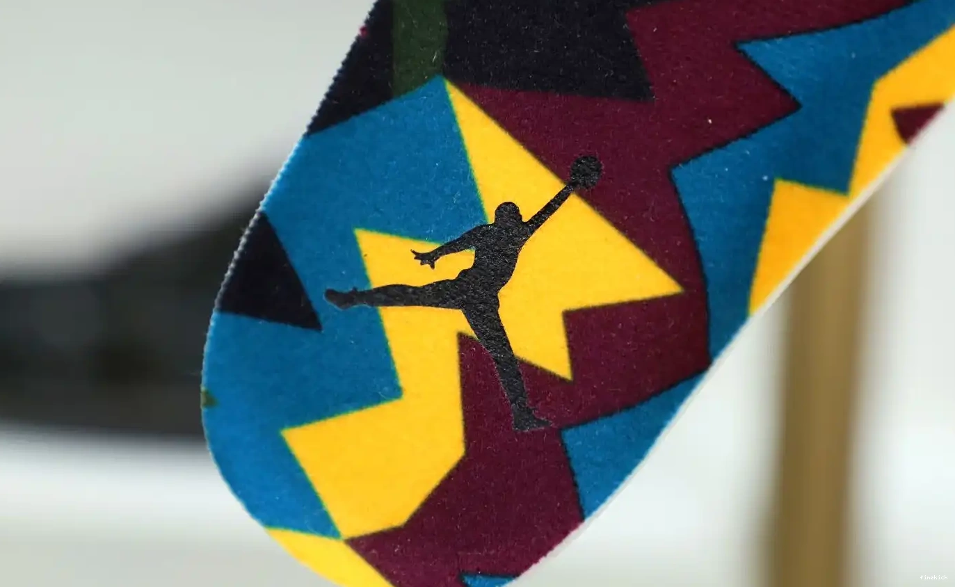 6 BORDEAUX RETRO JORDAN AIR 0514